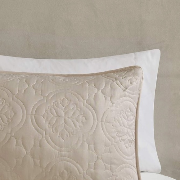 MADISON PARK Other - Madison Park Quebec Quilt Set, Damask Stitching Design, Cotton Filled, 3 Pieces